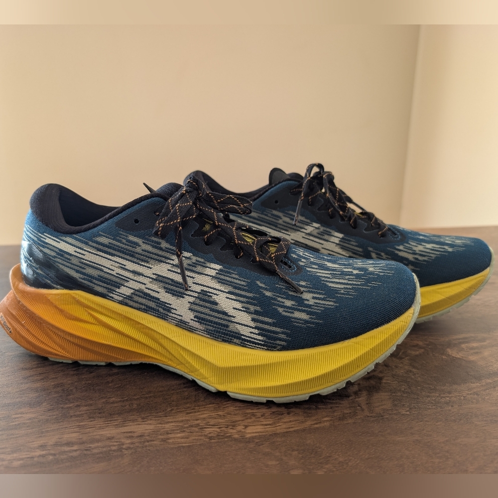 Men's Novablast 3 TR Running Shoes